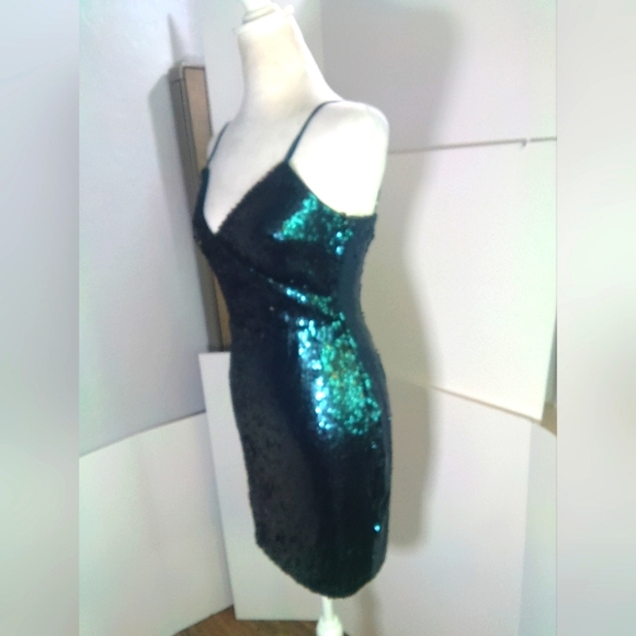 Lulu's Woman's Emerald Green Sequins Body Con Mini Dress Size S - Picture 5 of 8